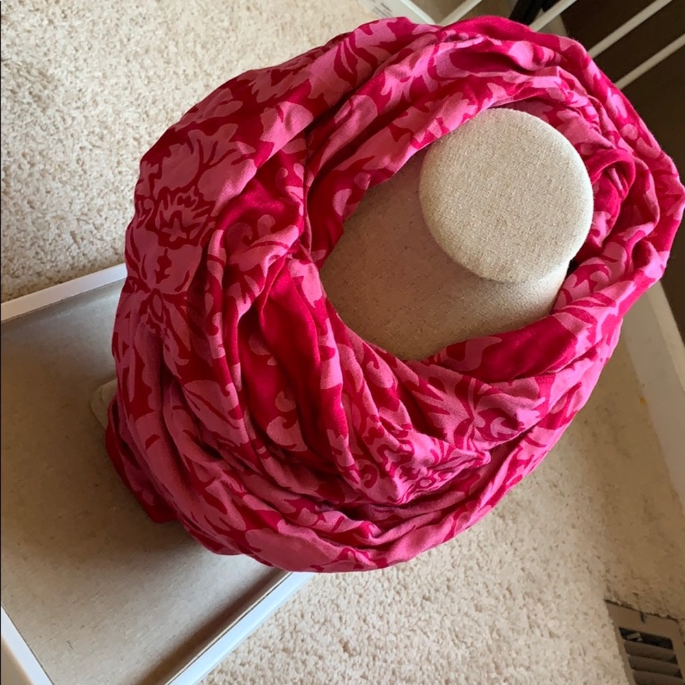 Stella & Dot Bryant Pink Scarf